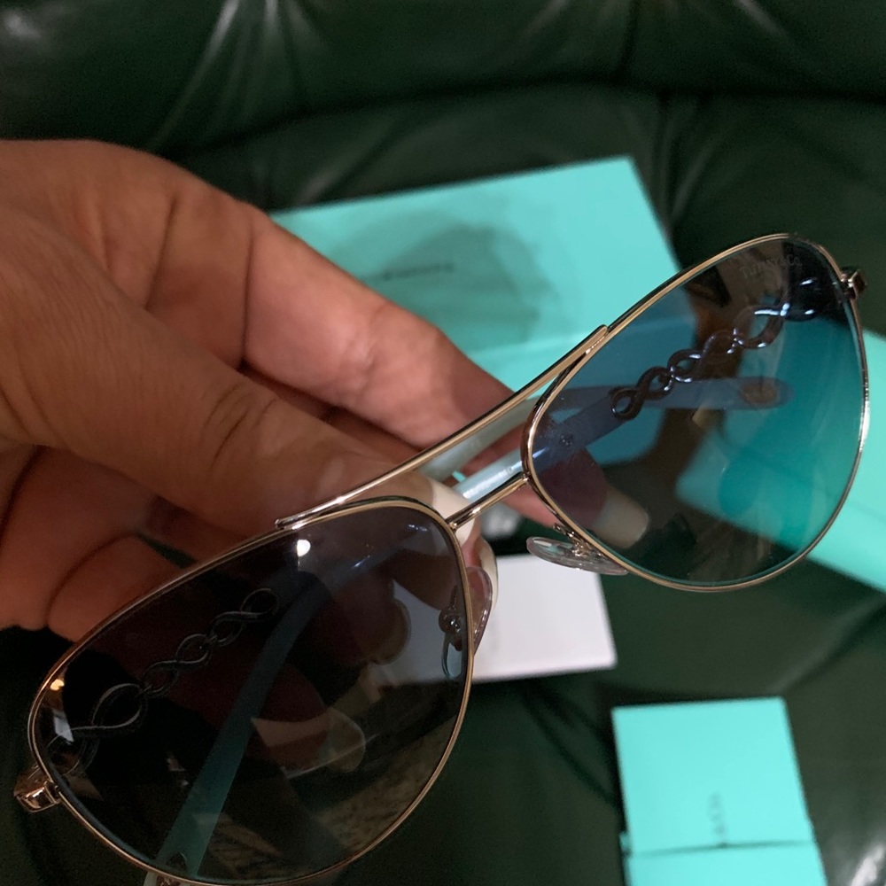 I’m selling Tiffany sunglasses